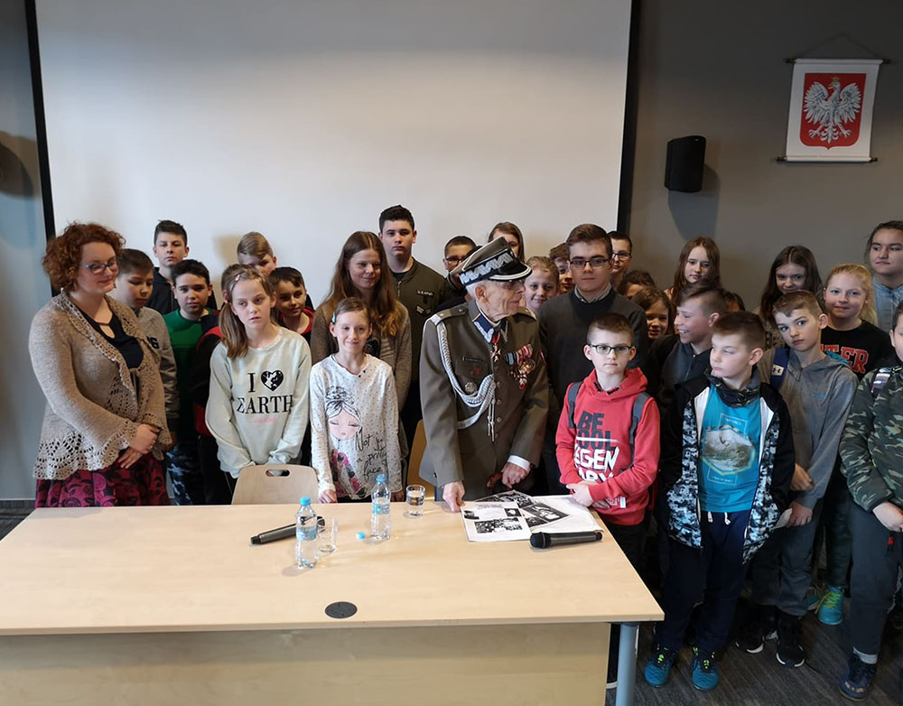 53186701 360715868113725 8310827817306685440 n