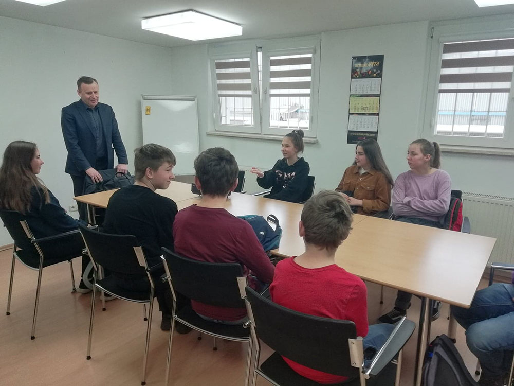 56161477 2122535971115799 3416341820462858240 n